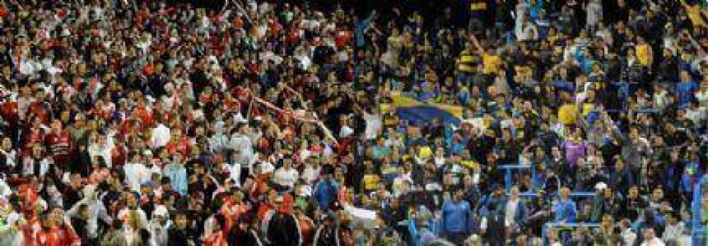 El Supercl�sico en Mar del Plata, entre la fiesta del f�tbol y la estupidez de siempre 