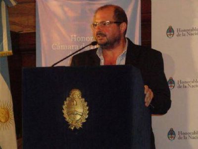 Walter Carusso: �Buscamos que se garantice el acceso gratuito a internet en escuelas y plazas�