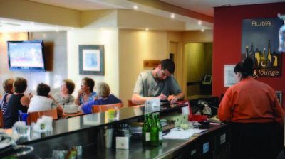 En los hoteles de Comodoro se hospedan m�s turistas brasile�os que en otros veranos