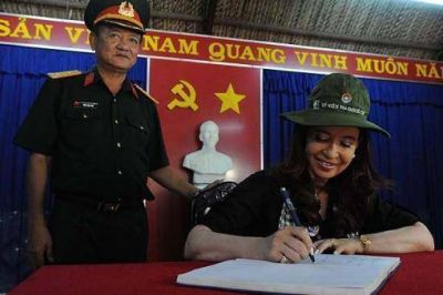 "Solamente en la paz se puede crecer", dijo Cristina en su visita a Vietnam