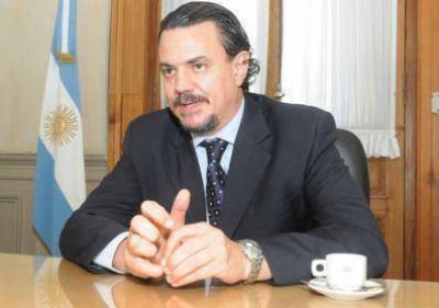 "Los que nos critican pon�an a ex militares en Seguridad"