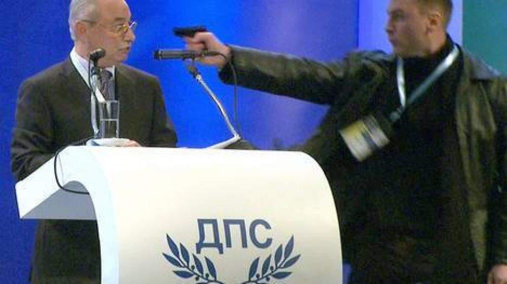 Bulgaria: atentado frustrado contra un pol�tico opositor cuando daba una charla