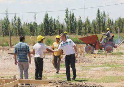 Construyen un nuevo plan de viviendas en Cipolletti 