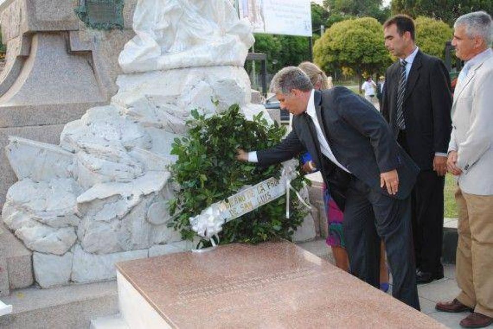 Villa Mercedes: con un emotivo acto se conmemor� el cent�simo aniversario del fallecimiento del aviador Origone