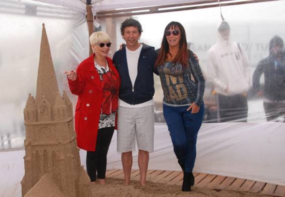 El stand de San Isidro en Pinamar tuvo la visita de Moria y Carmen