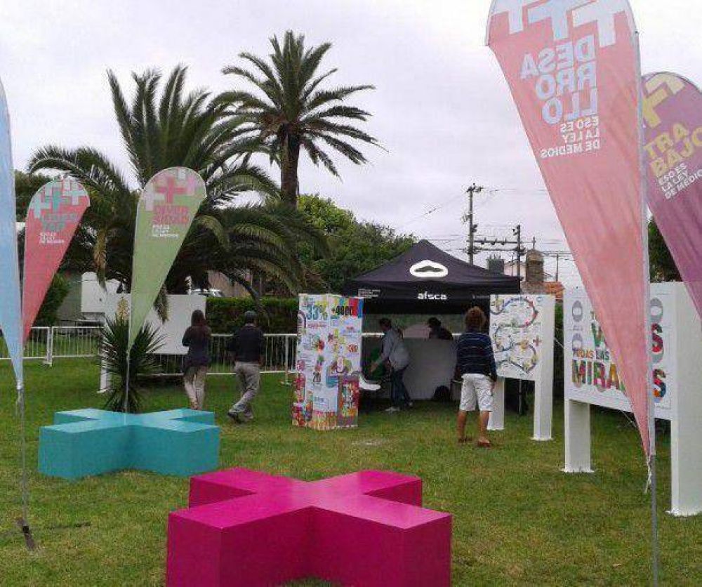 El Afsca participa de la campa�a de verano en el Unzu�