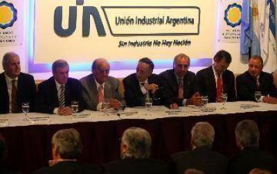 Sueldos: la industria pide un aumento por a�o