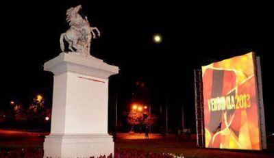 Se encendieron las cajas lum�nicas en el Parque General San Mart�n