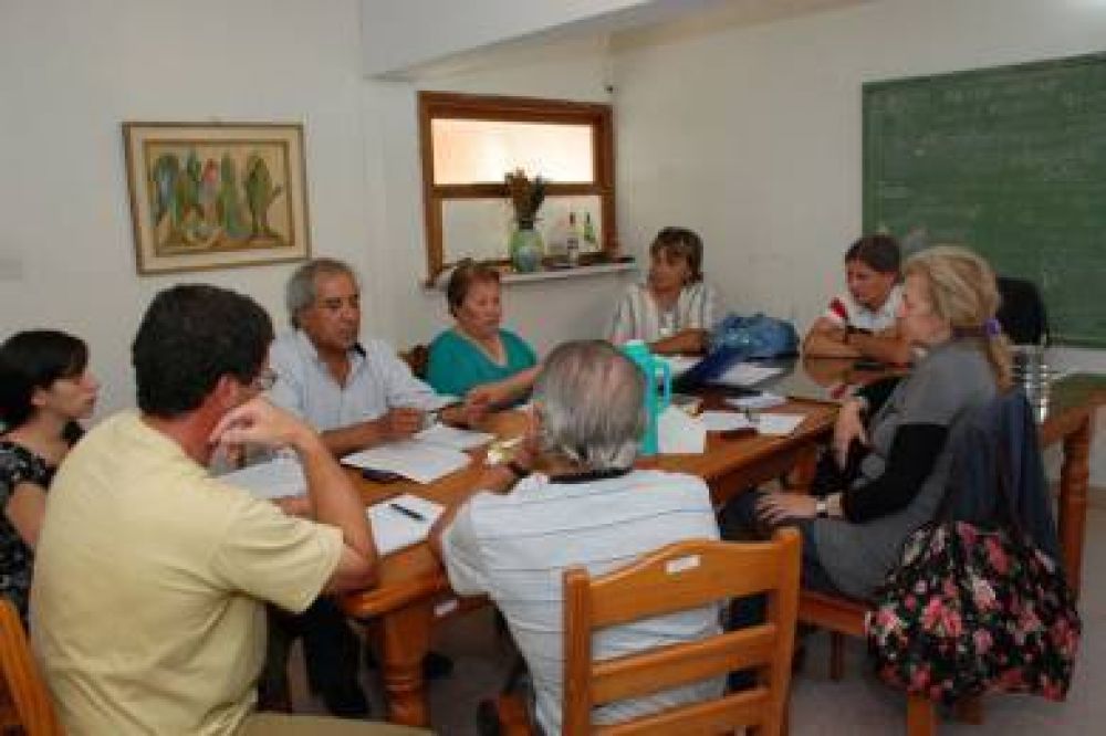 Provincia promueve la creaci�n de nuevos Consejos de Adultos Mayores