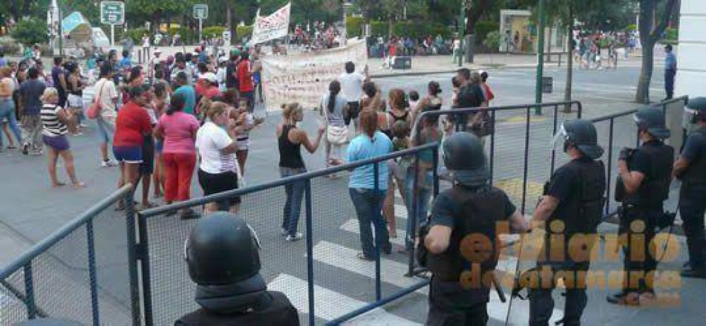 Protestas por desalojos en Zona Norte
