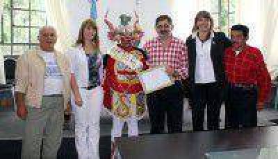 El Intendente Jorge recibi� la visita de la delegaci�n de Adultos Mayores que disfrut� de la ciudad de Merlo