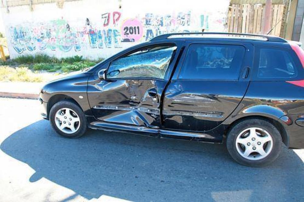 Choque Autov�a 17 de Octubre y Gendarmer�a Nacional