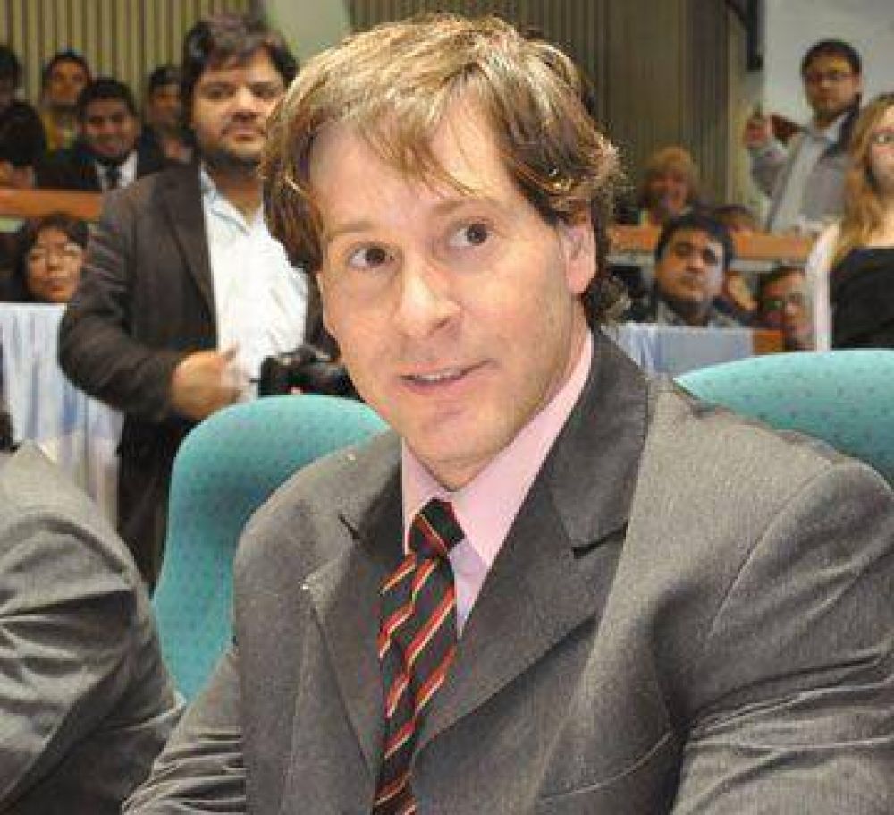 Paiva pidi� �afianzar el crecimiento del Estado�