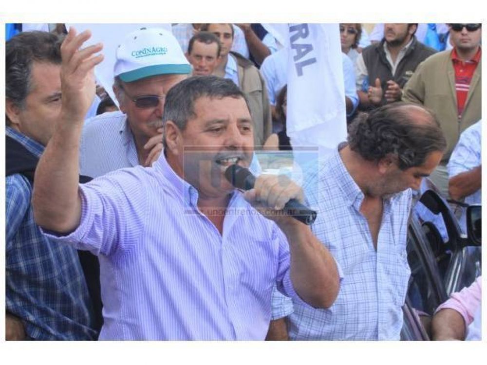 La posible candidatura de De �ngeli otra vez es noticia