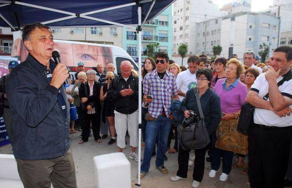 �Queremos gobernar el pa�s y para eso hacen falta programas claros�