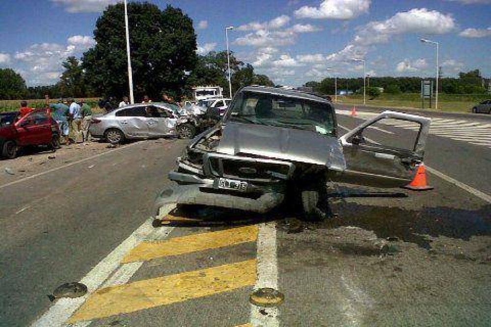 Cinco heridos en un choque en Ruta 7 y Acceso Oeste