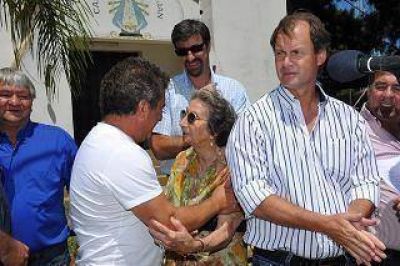 Los vecinos de Benito Legeren cuentan con acceso pavimentado
