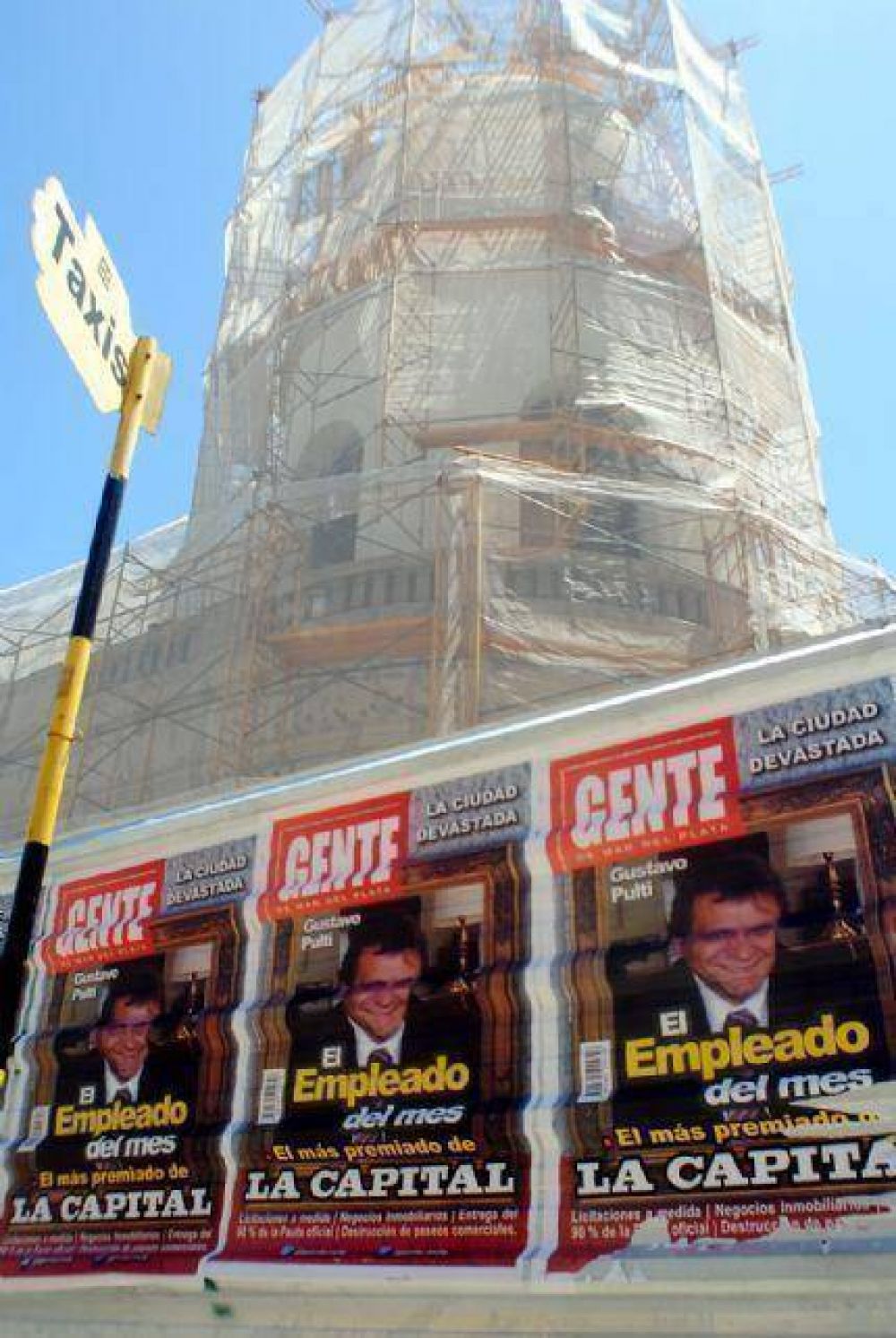 Con carteles �premian� a Gustavo Pulti como �El Destructor� en la zona de la Vieja Terminal
