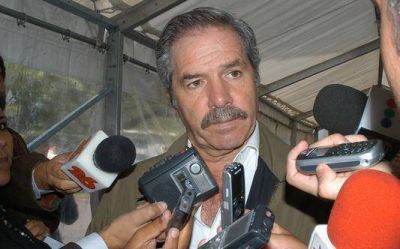 Felipe Sol�: flores para Massa, y dardos para De Narv�ez y Randazzo