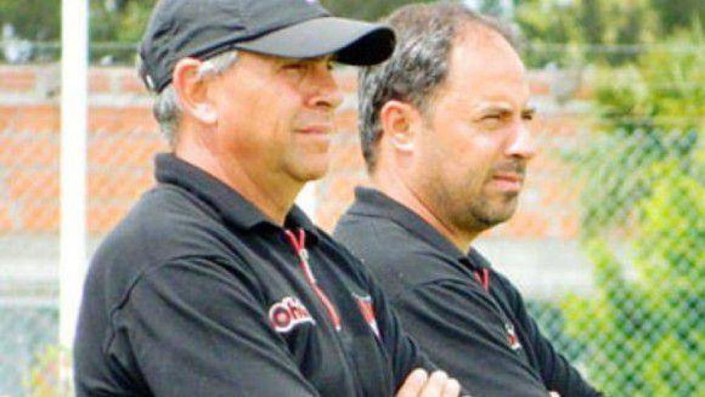 Douglas Haig mira de cerca a Atl�tico Tucum�n
