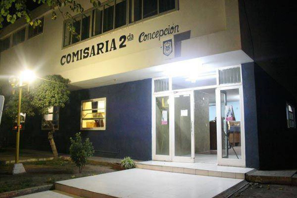 Arrebatador reducido por dos mujeres a las que quiso robarle