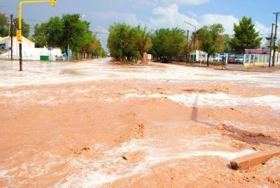 Violento temporal afect� a Rinc�n de los Sauces