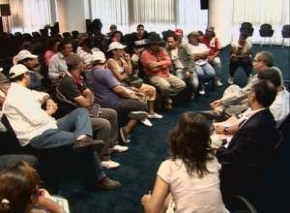 Pedrini recibi� a representantes de movimientos sociales