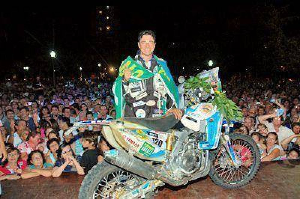 Pergamino recibi� a Gustavo Bassi luego de su proeza en el Dakar 2013