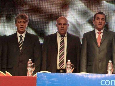 P�rez se involucr� en la interna del PJ y llam� a una cumbre de intendentes
