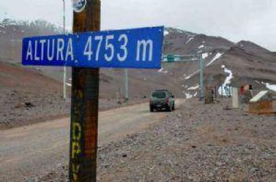 Paso de Agua Negra, cortado por desmoronamientos