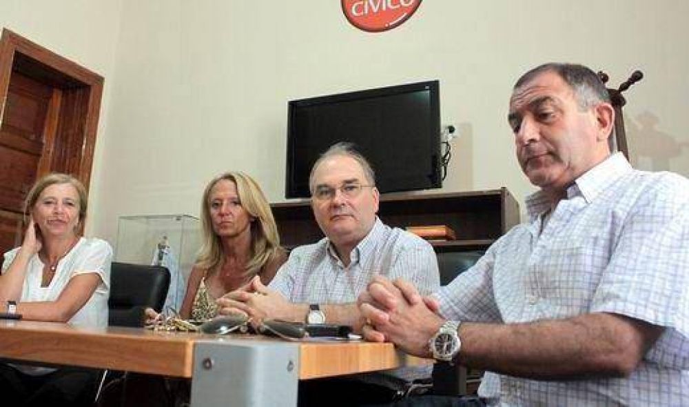 Juez exigi� a De la Sota mostrar en 10 d�as gastos del Carnaval