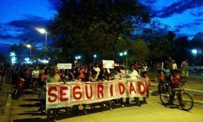Vecinos de Ingeniero Ju�rez marcharon en reclamo de mayor seguridad y contra las drogas que meten los punteros politicos