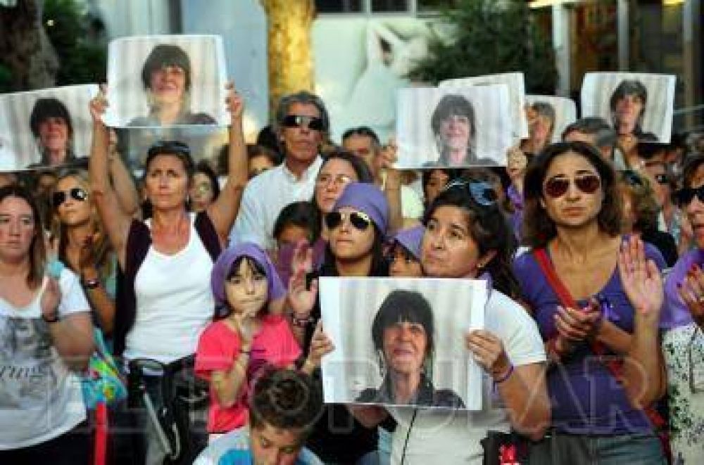 Olavarr�a sali� a la calle a decir "No m�s violencia contra las mujeres"