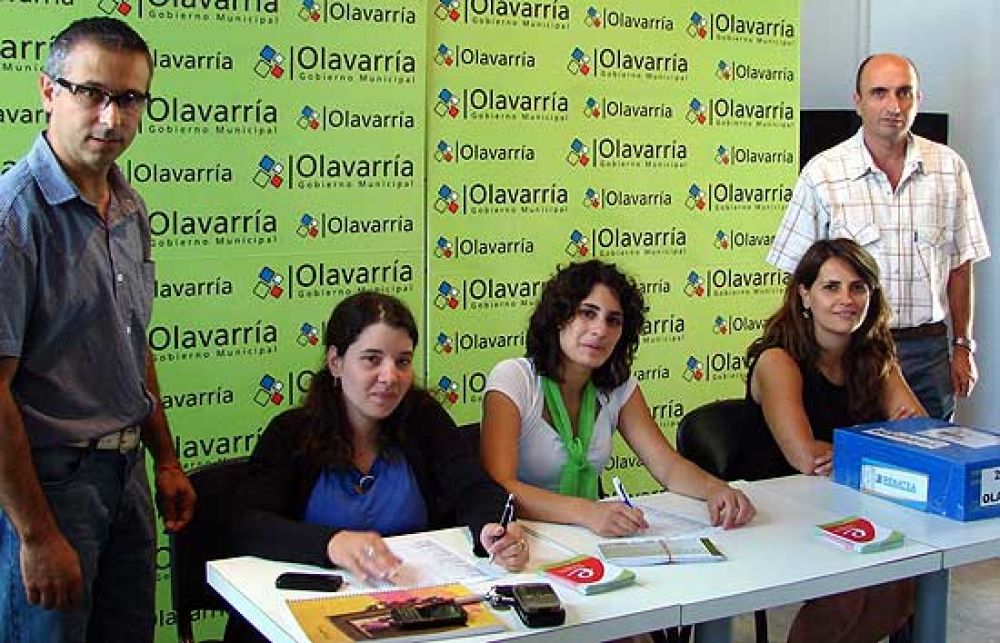 Entregaron las primeras libretas para trabajadores agrarios inscriptos en el Renatea