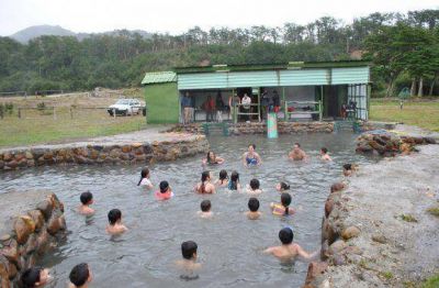 Ni�os tuvieron d�a inolvidable en las termas