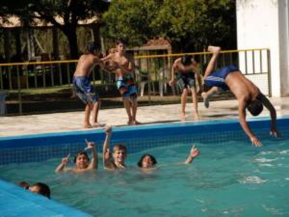Aconsejan prevenci�n antes de ba�arse en piletas y r�os