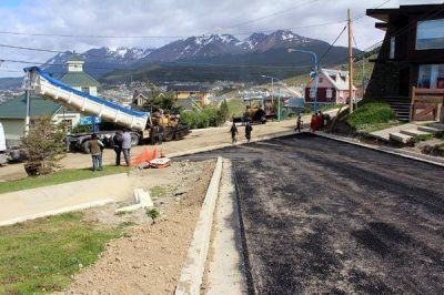 Avanza la pavimentaci�n de calles del barrio Mirador del Fern�ndez