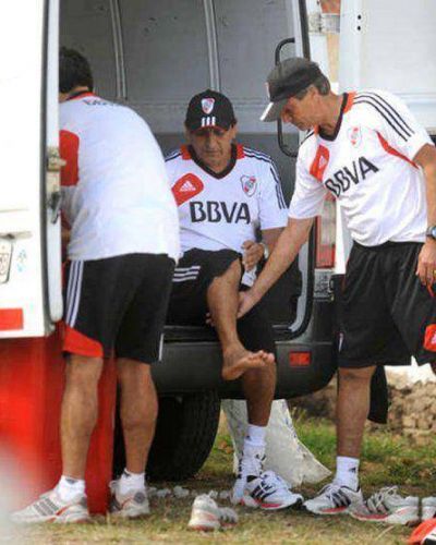 Se lesion� Ram�n D�az en el entrenamiento de River