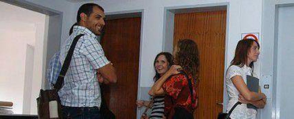 Universidad de R�o Negro convoca a docentes