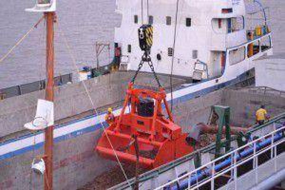 El puerto de Formosa esta operable y recibi� el primer de varios cargamentos de arrabio de Brasil