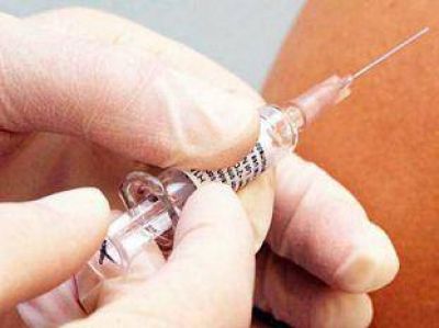 Las tres dosis de la vacuna del HPV se darán durante el calendario escolar en 2013