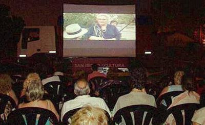 Arranc� el ciclo de cine al aire libre en San Isidro