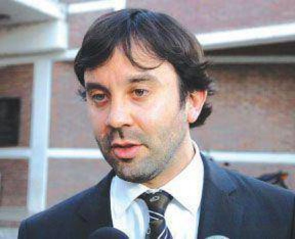�lvarez confirm� que no se adelantar�n las elecciones