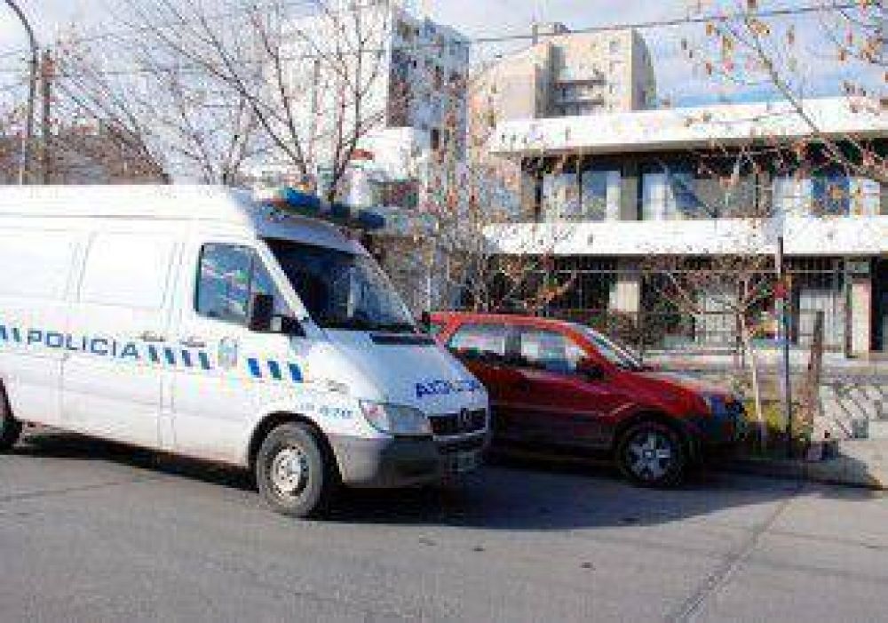 Mujer le mordi� la oreja a la novia de su ex pareja 
