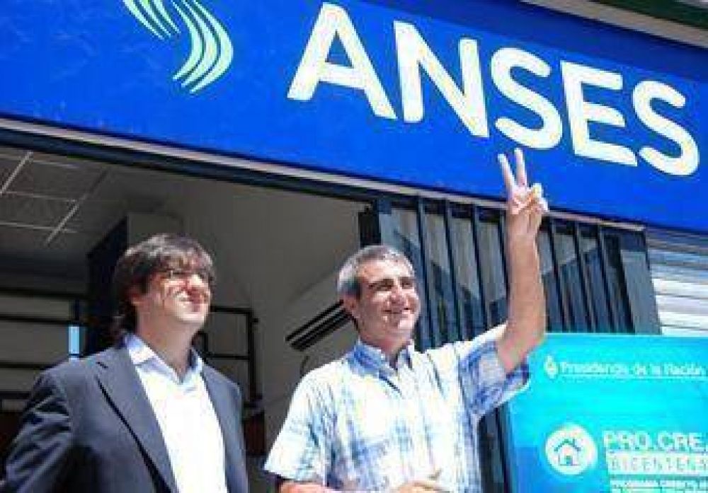 Bossio y Dura�ona inauguraron sede Ans�s