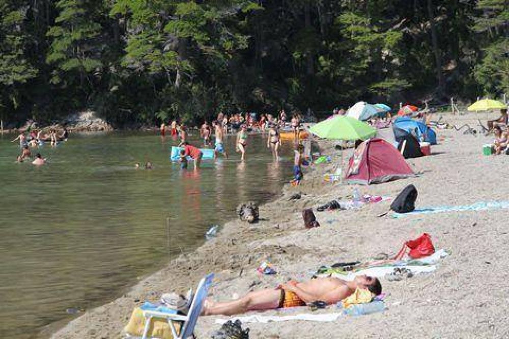 Contin�a la masiva afluencia de turistas