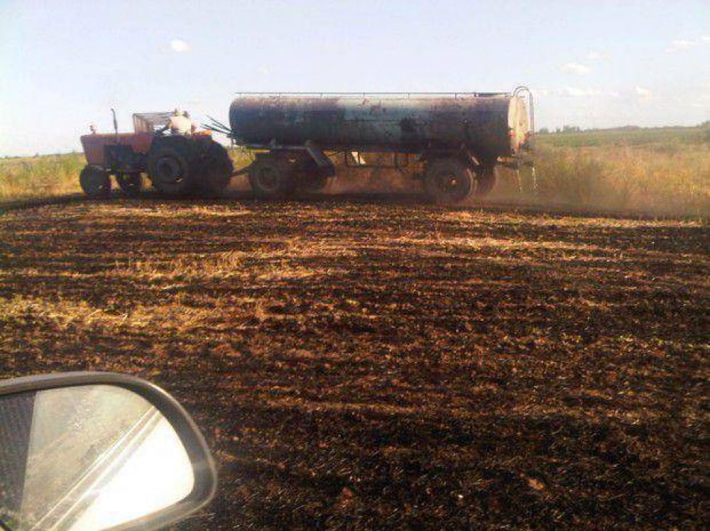 Un voraz incendio devast� un campo ubicado en el camino viejo a Soldini