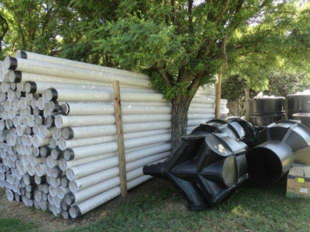 Empiezan la obra cloacal con una inversi�n de cinco millones de pesos