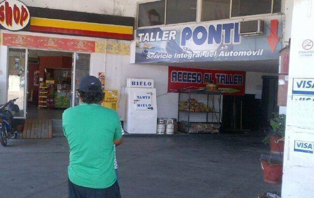 Playero se enfrent� con un ladr�n y lo entreg� a la Polic�a