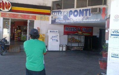 Playero se enfrent� con un ladr�n y lo entreg� a la Polic�a